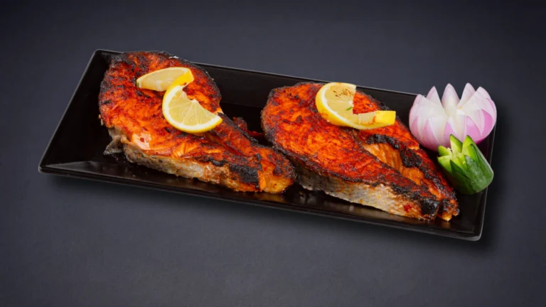 سمك سلمون حنيذ بالموفا (نصف كيلو)