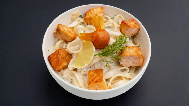 فيتوتشيني بالسلمون